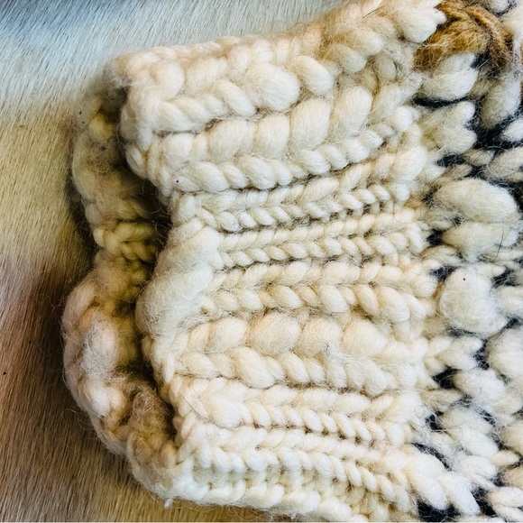 Handmade Wool Chunky Sweater - Picture 3 of 5